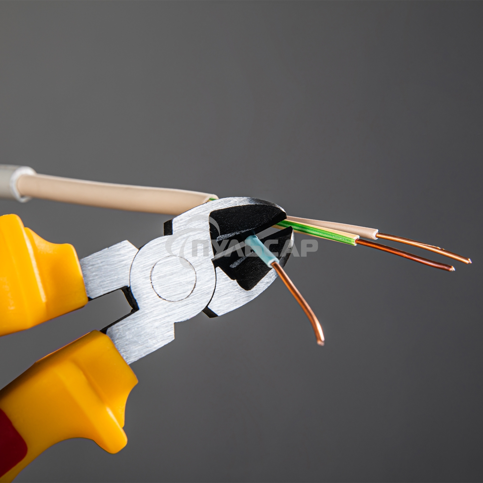 Бокорезы Matrix insulated 180 мм двухкомпонентные рукоятки