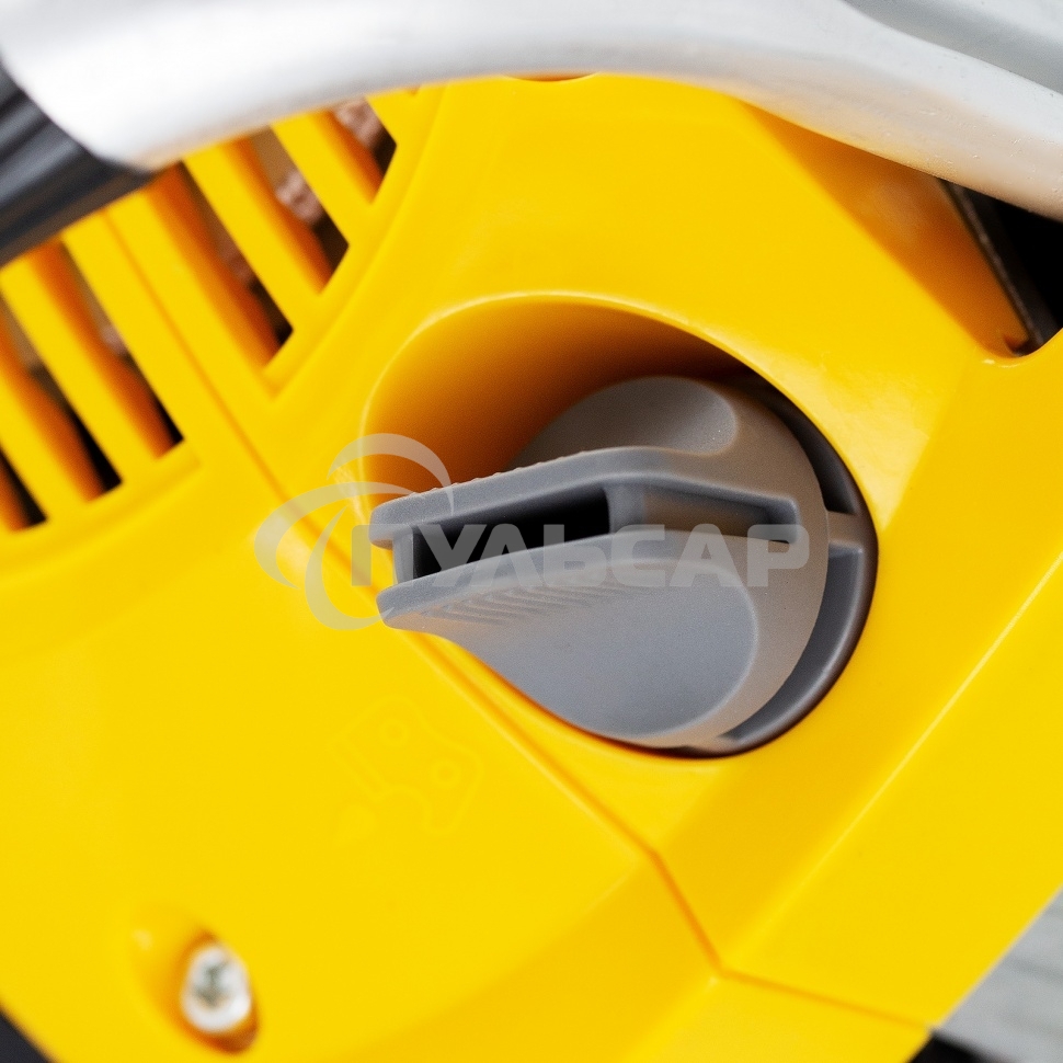 Пила цепная бензиновая Denzel DGS-5218, шина 45 см, 52см3, 3,5 л.с., шаг 0,325, паз 1,5 мм,