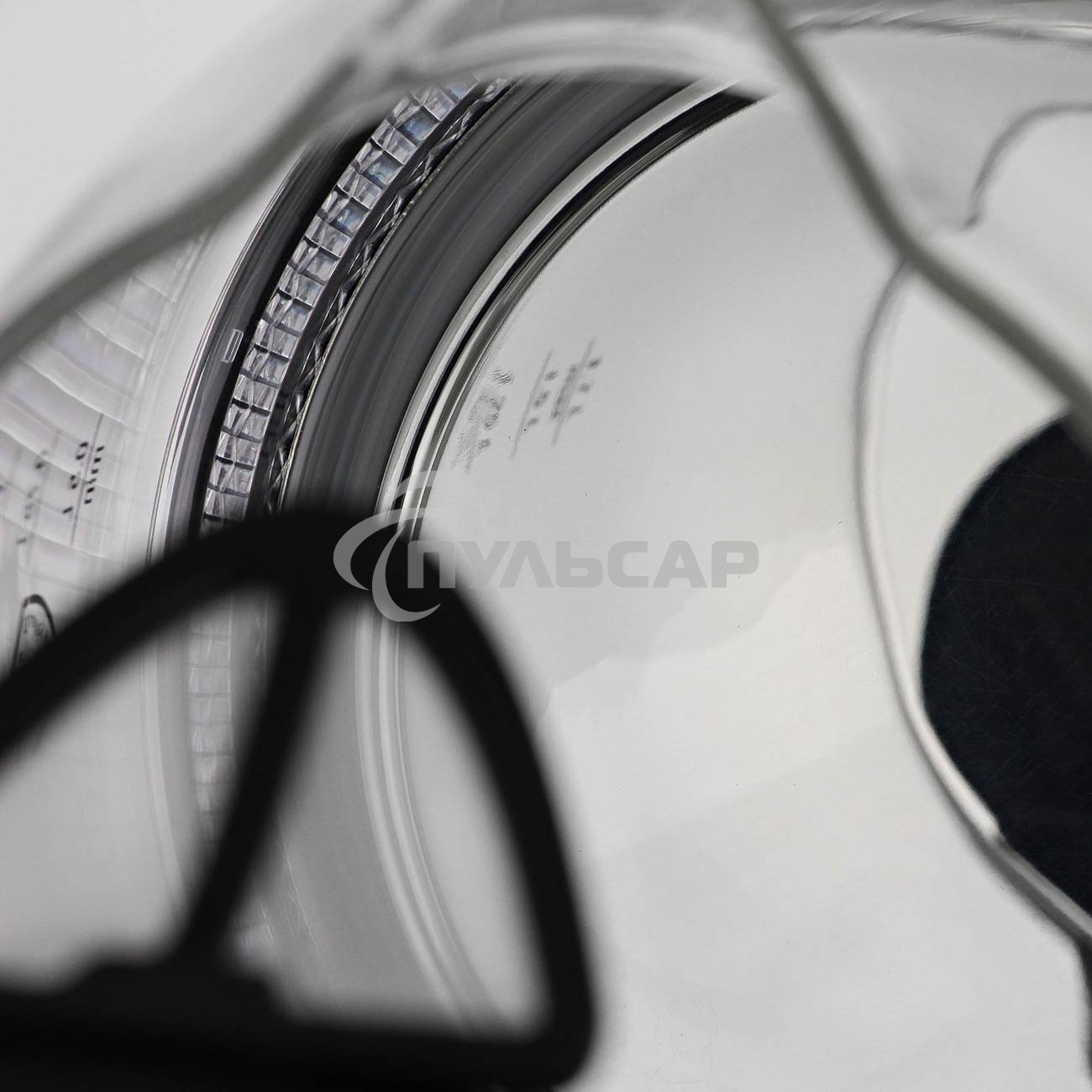 Чайник электрический Midea МК-8015, 2200Вт, черный