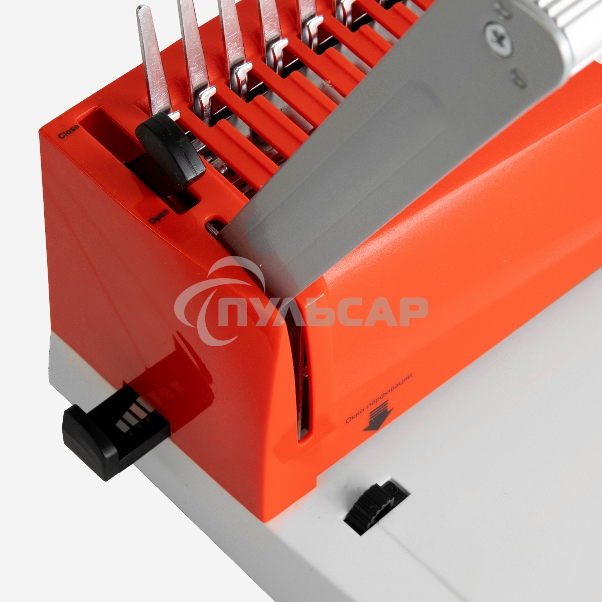 Переплетчик ГЕЛЕОС БП-16 бело-красный на пластиковую пружину, А4, ручная перфорация 16 листов, переплет макс до 500 л., глубина перфорации 2-3-4-5 мм