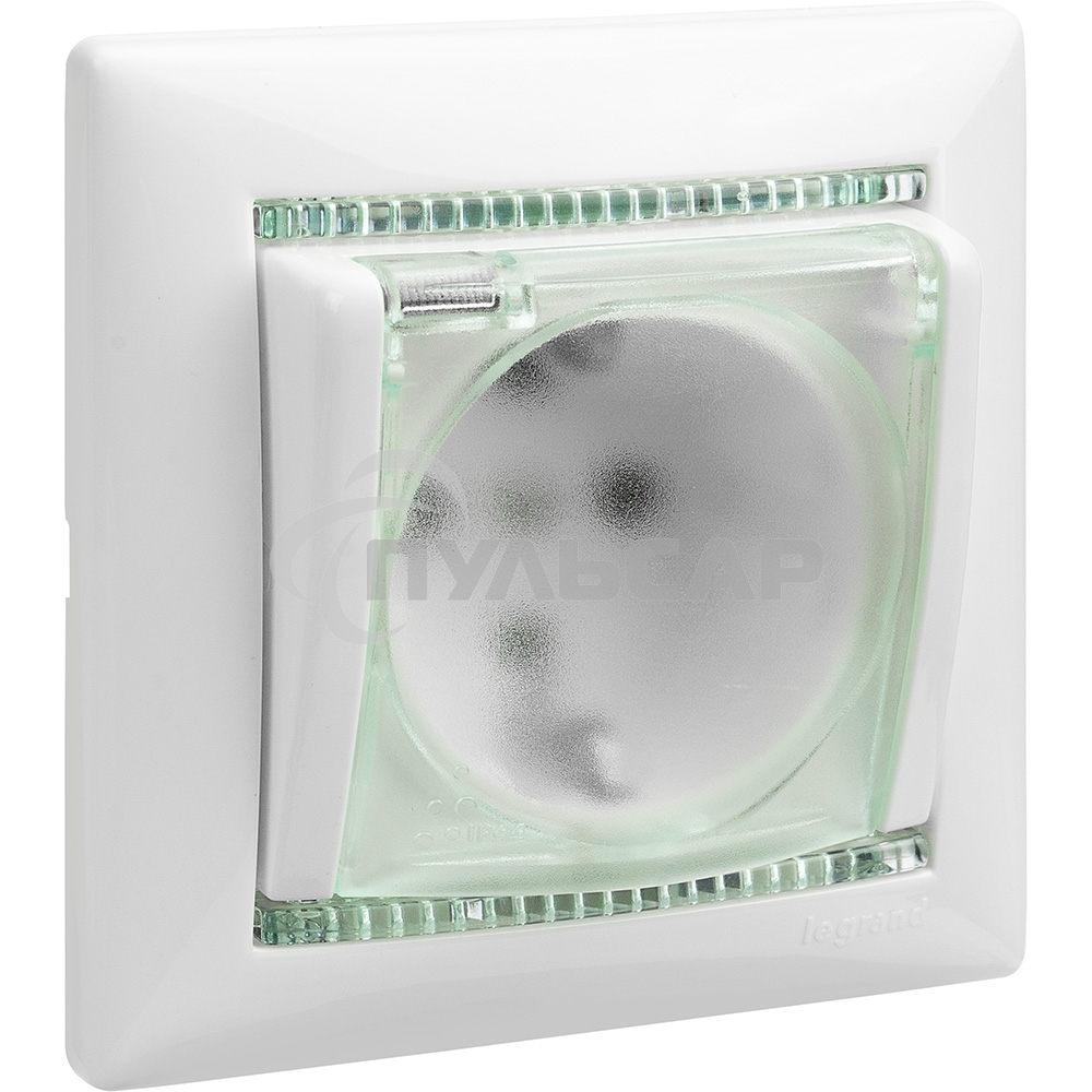 Розетка Legrand Valena 774220 влагозащищенная IP44 с заземлением с крышкой и защитными шторками (белая)