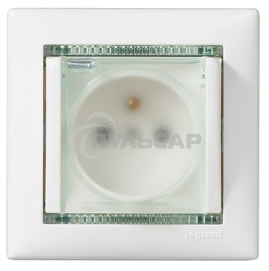 Розетка Legrand Valena 774220 влагозащищенная IP44 с заземлением с крышкой и защитными шторками (белая)