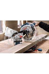 Торцовочная пила Bosch GCM 216