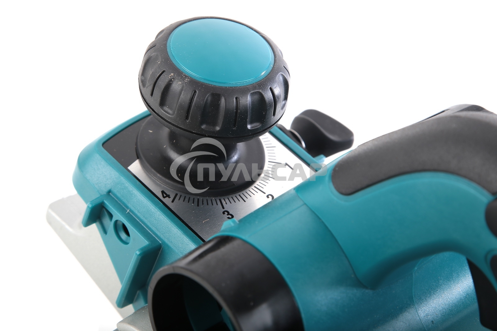 Рубанок Makita KP0810 Рубанок,850Вт,16000об\м,ширина-82мм,глуб-4мм,3.2кг,кор,парал упор
