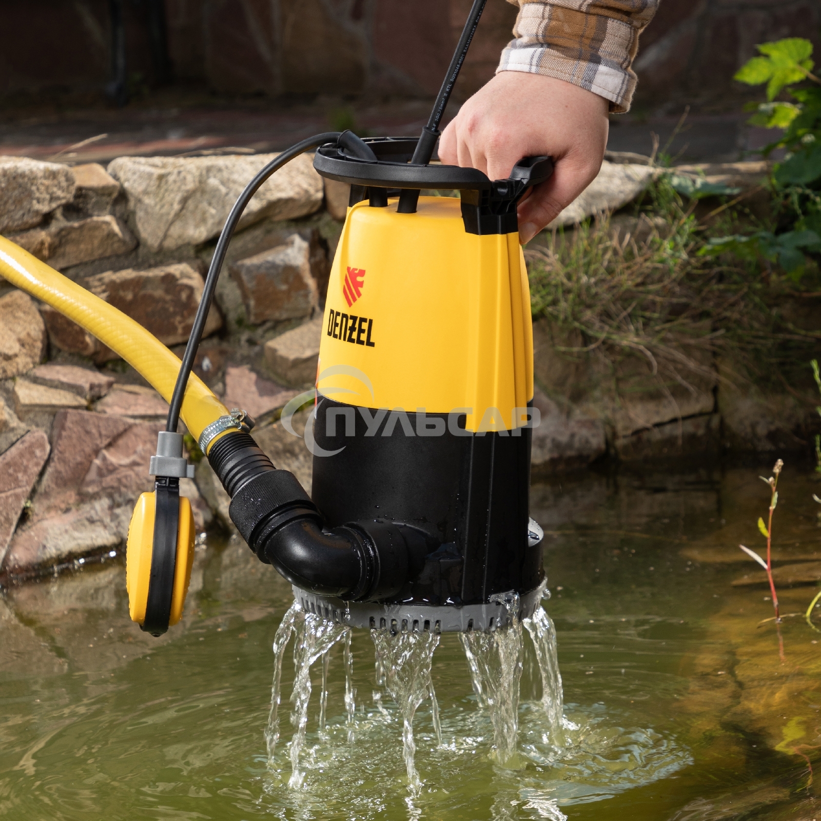 Дренажный насос для чистой и грязной воды DP-900S, 900 Вт, напор 9 м, 18000 л/ч Denzel