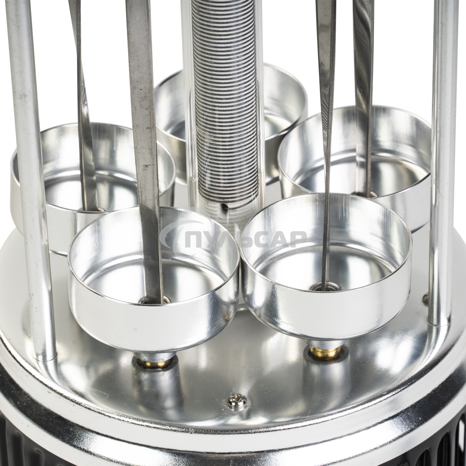 Электрошашлычница Galaxy Line GL 2610, серый, 1000 Вт, 5 шампуров из высококачественной нержавеющей стали, автоматическое вращение шампуров на 360°, долговечный керамический нагревательный элемент, защитный кожух из пищевого алюминия