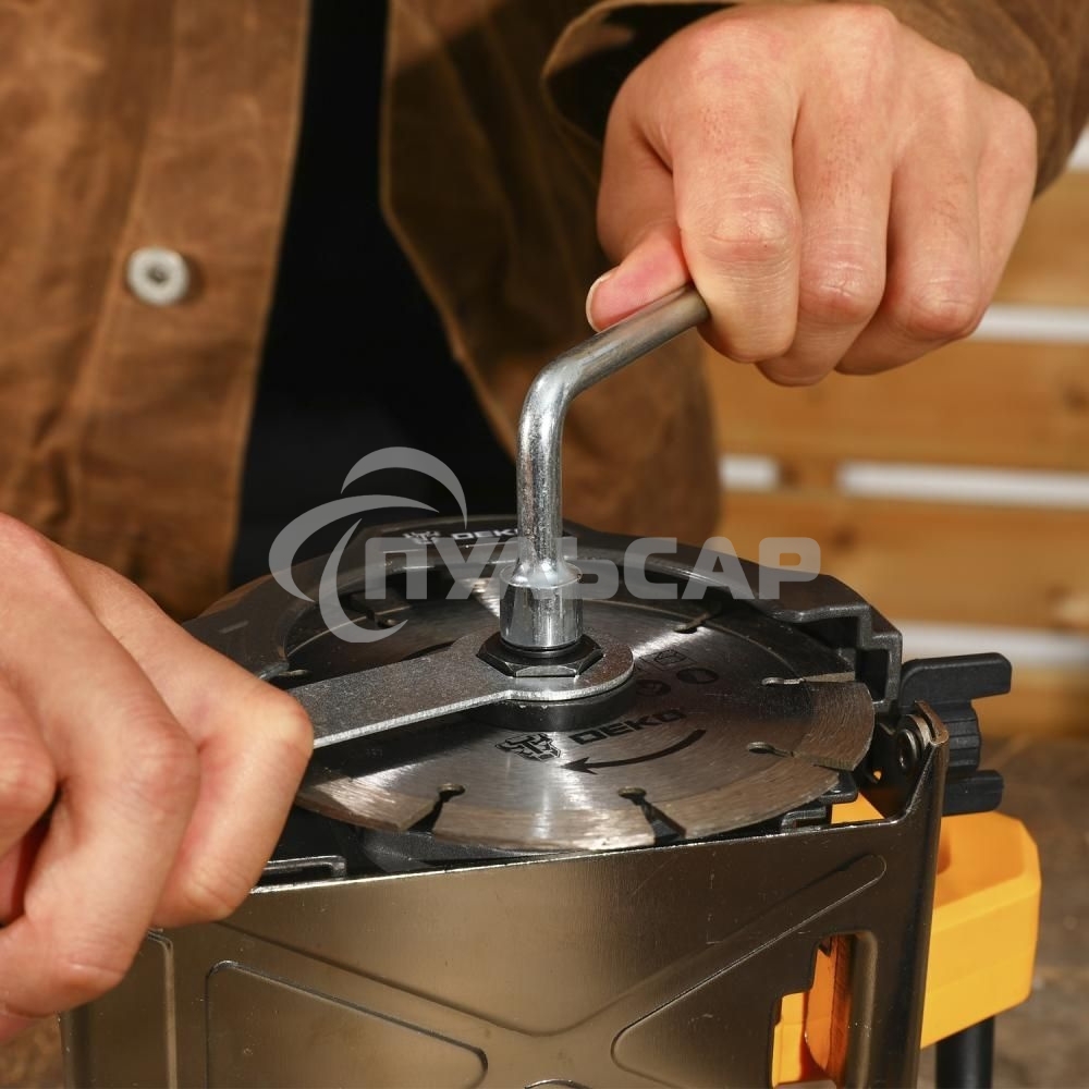 Циркулярная пила (дисковая) Deko DKCS1400 1400Вт (ручная)