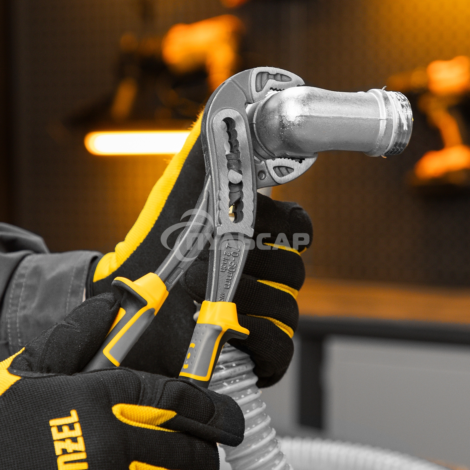 Клещи переставные, трехкомпонентные рукоятки 240 мм Denzel