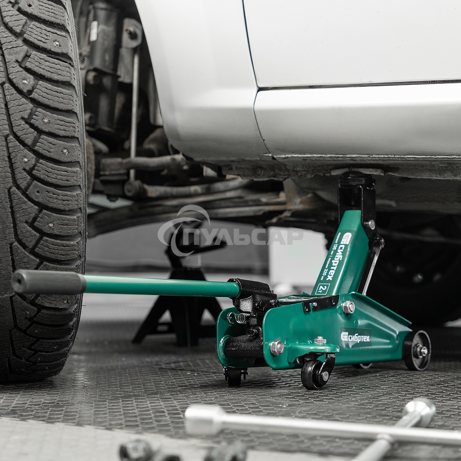 Домкрат гидравлический подкатной, Сибртех 2 т, 135-320 мм, в пласт. кейсе
