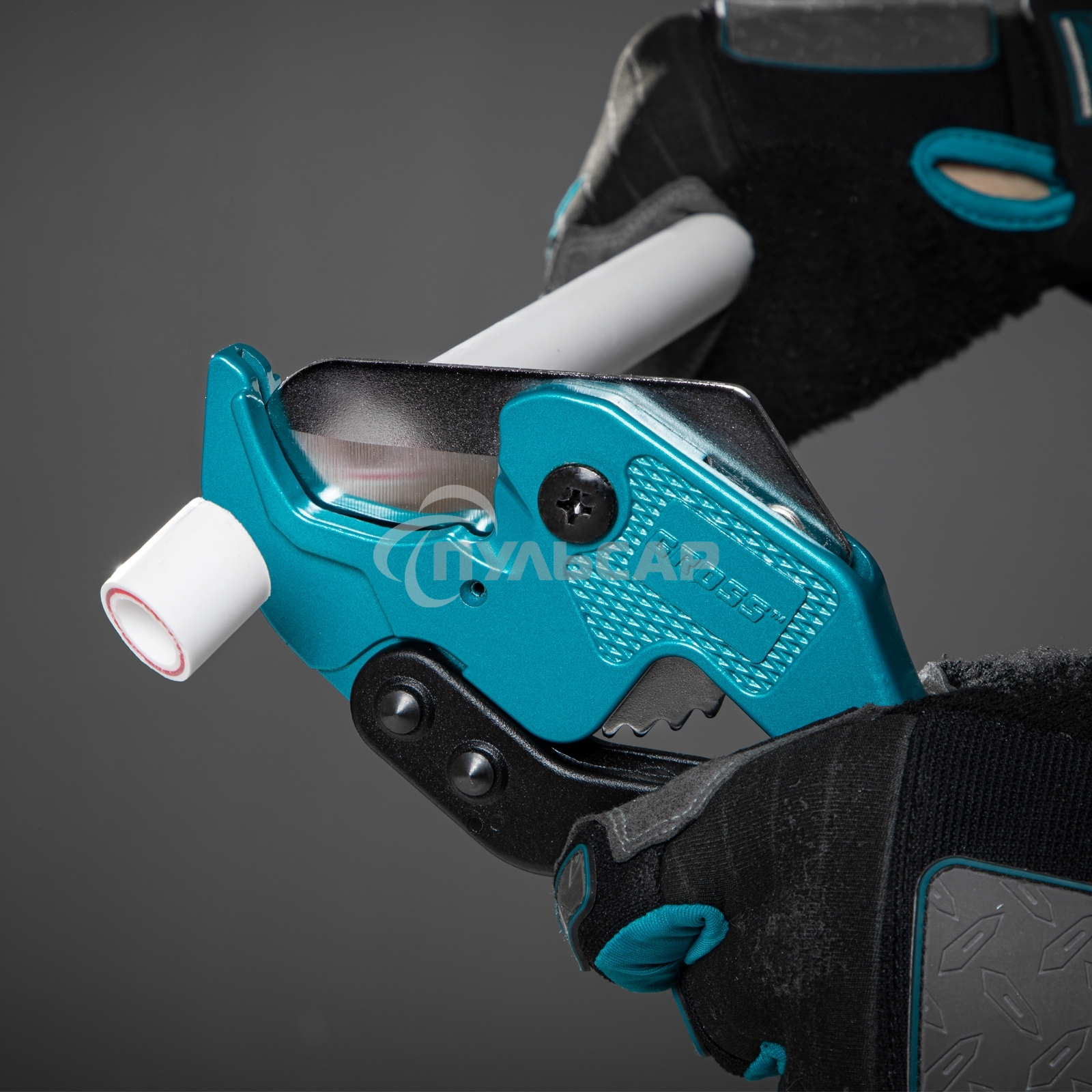 Ножницы для резки изд из ПВХ GROSS 78424универсальные, d до 42мм, порошковое покрытие рукоятки