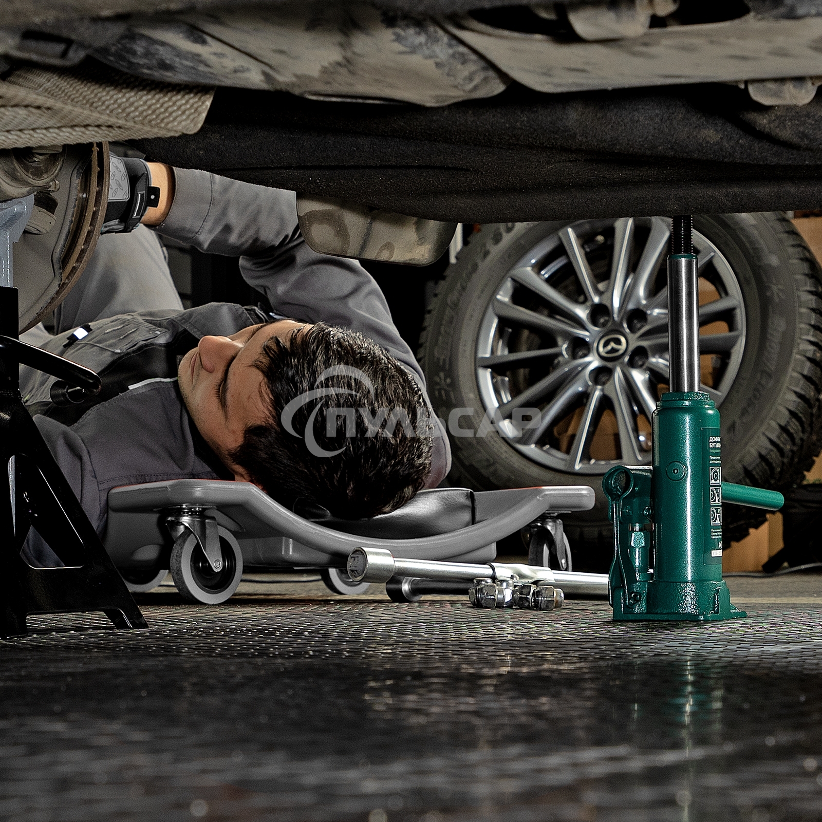 Домкрат гидравлический Сибртех бутылочный, 3т, 180-320мм, в пласт. кейсе