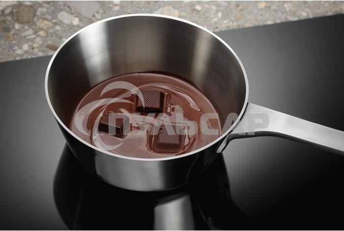 Индукционная варочная панель Electrolux CIR60430 на 4 конфорки, cтеклокерамика, мощность: 7350 Вт