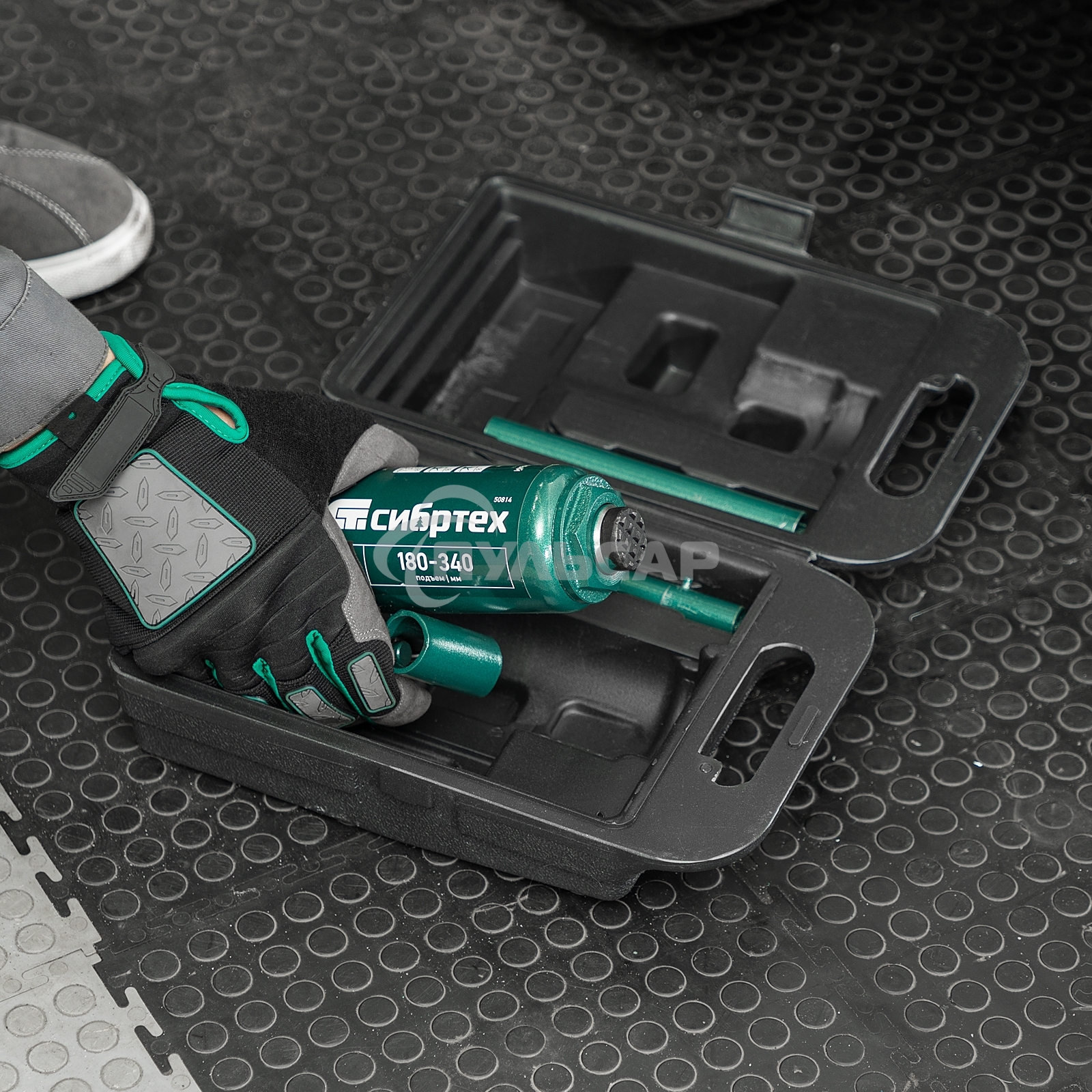 Домкрат гидравлический Сибртех бутылочный, 5т, 180-340мм, в пласт. кейсе