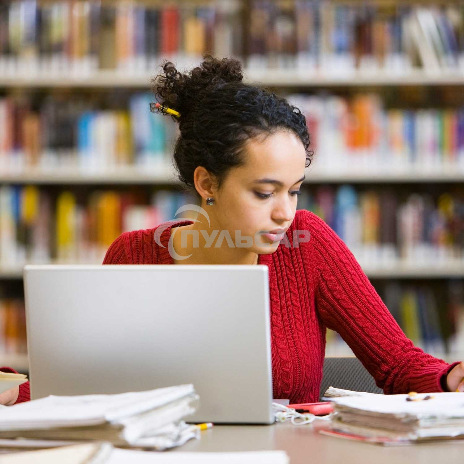 Мышь беспроводная Logitech M330 SILENT PLUS синий, 1000 dpi, радиоканал, USB, кнопки - 3