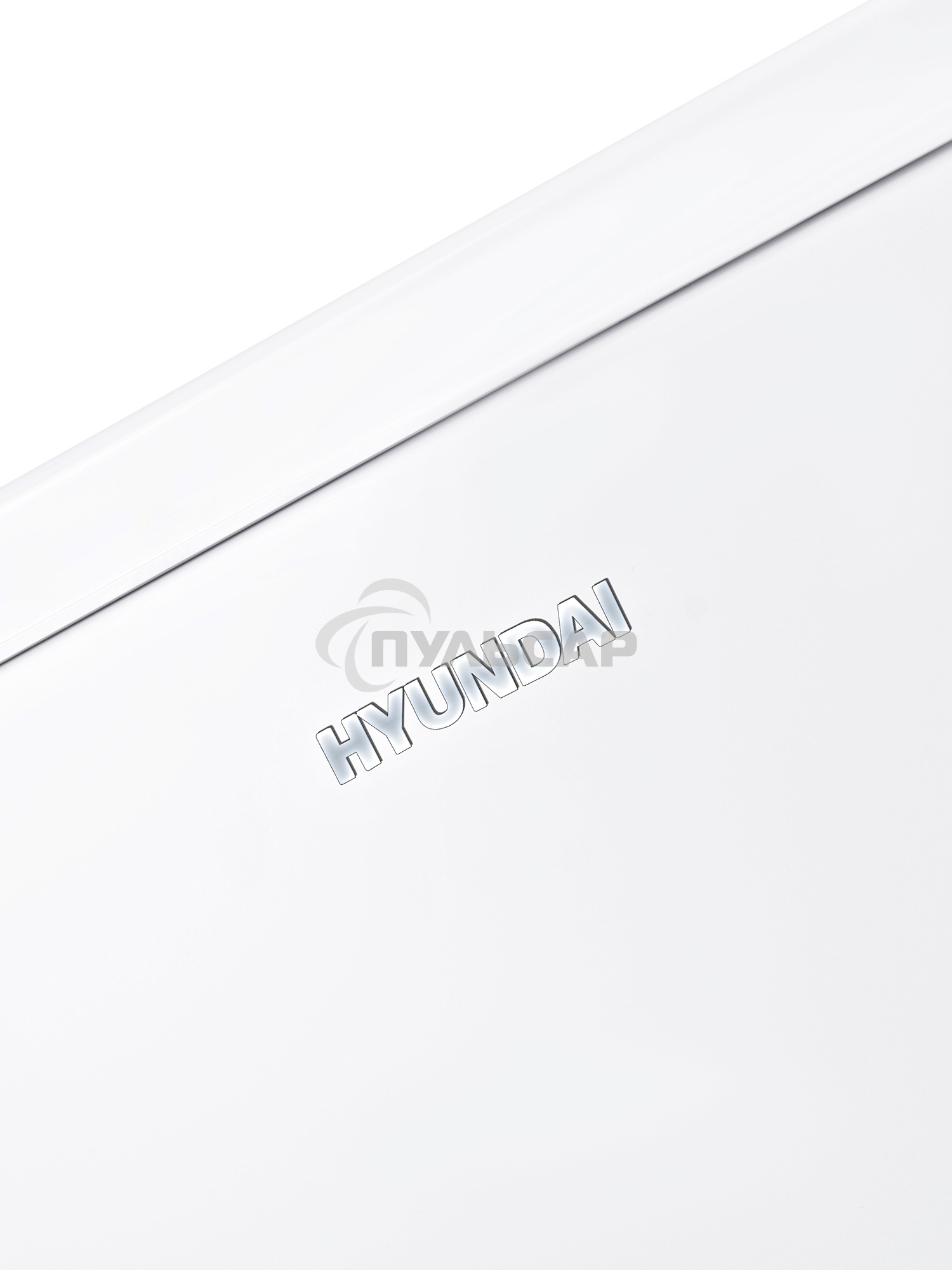 Холодильник Hyundai CO1002 белый однокамерный 65л, ручная разморозка