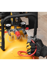 Компрессор воздушный рем. привод BCW3000-T/100, 3,0 кВт, 100 литров, 520 л/минDenzel