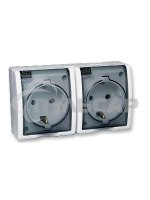 Розетка SIMON 15 Aqua 1594433-030 2-я с заземлением белая с крышкой наружная IP54