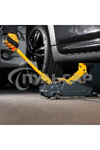 Домкрат гидравлический подкатной с фиксатором Denzel 2 т, 130-330 мм, в кейсе 51154