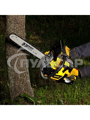 Пила цепная бензиновая DS-4516, шина 40 см, 45см3, 2,5 л.с., шаг 0,325, паз 1,5 мм, 64 зв Denzel