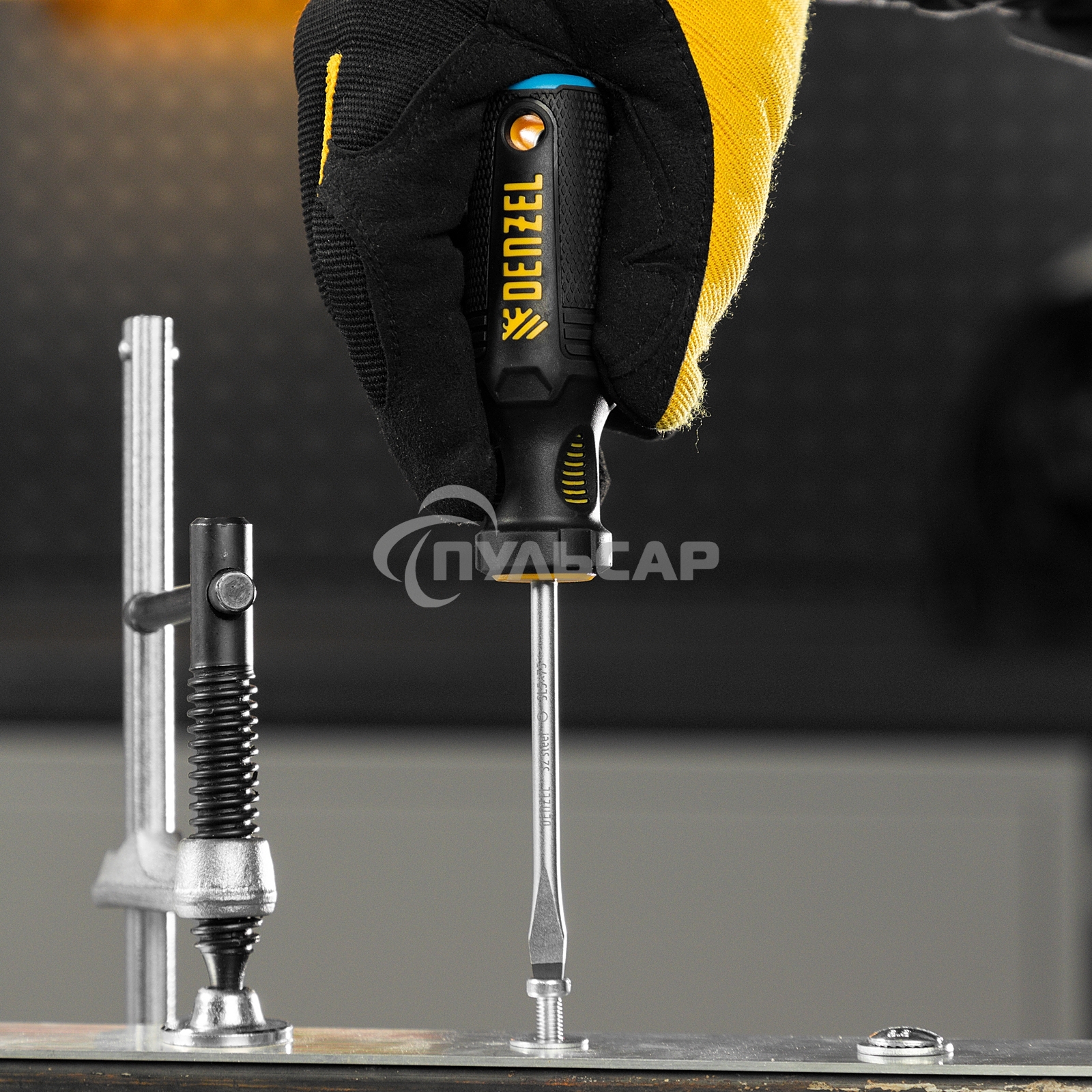 Отвертка, SL5x75 мм, S2, 3к рукоятка Denzel