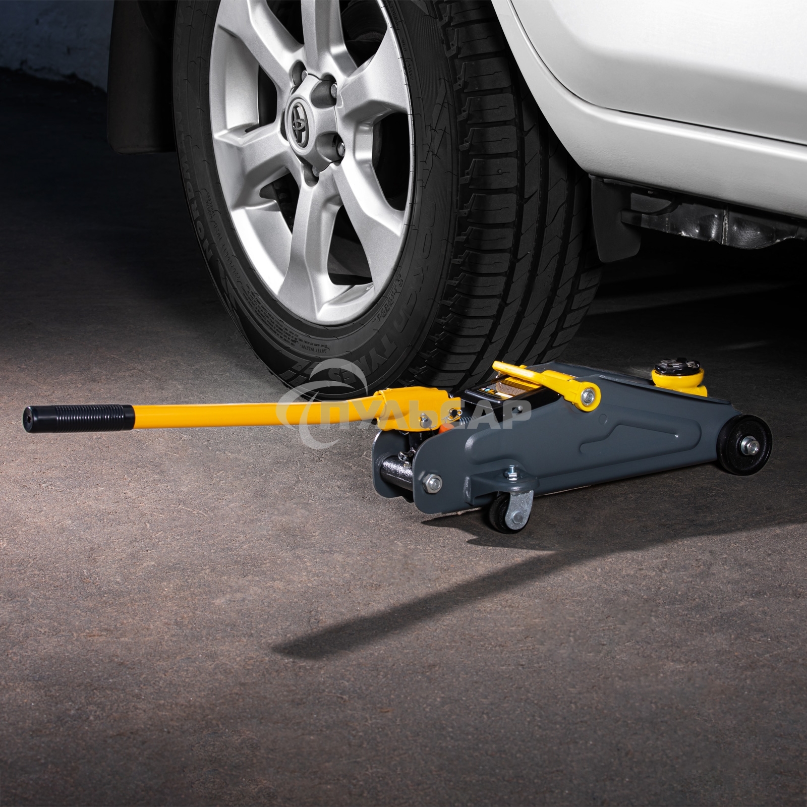 Домкрат гидравлический подкатной с фиксатором Denzel 2,8 т, 135-385 мм 51155