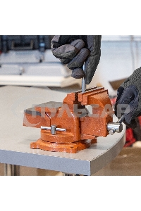 Тиски слесарные SPARTA 100мм поворотные с наковальней 186235