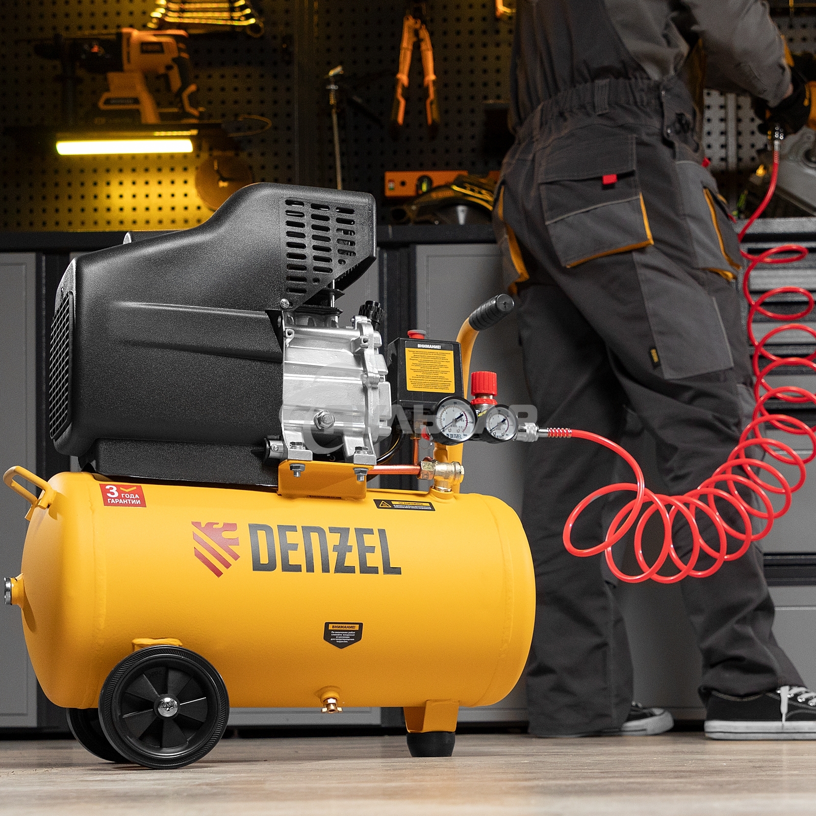 Компрессор воздушный прям. привод DC1500/24, 1,5 кВт, 24 литра, 220 л/мин Denzel