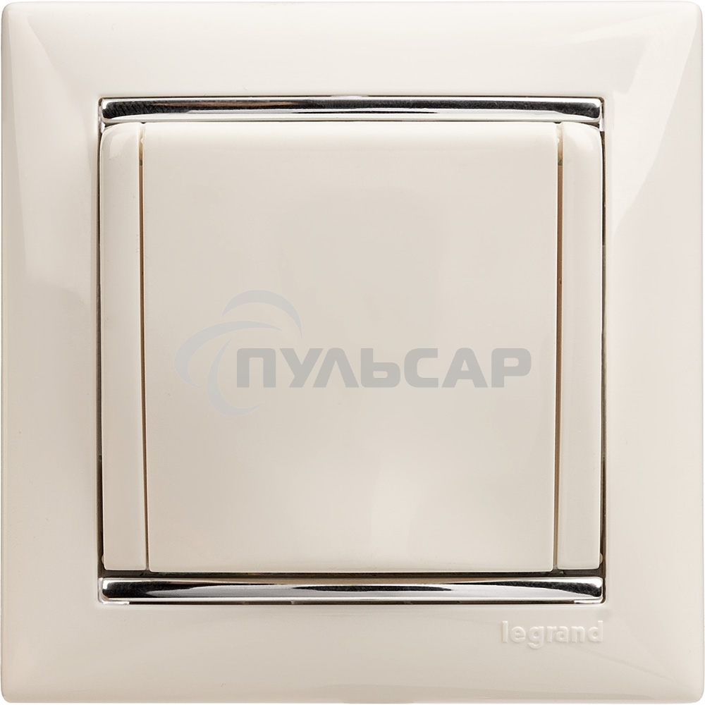 Розетка Valena с заземлением с крышкой (белая)