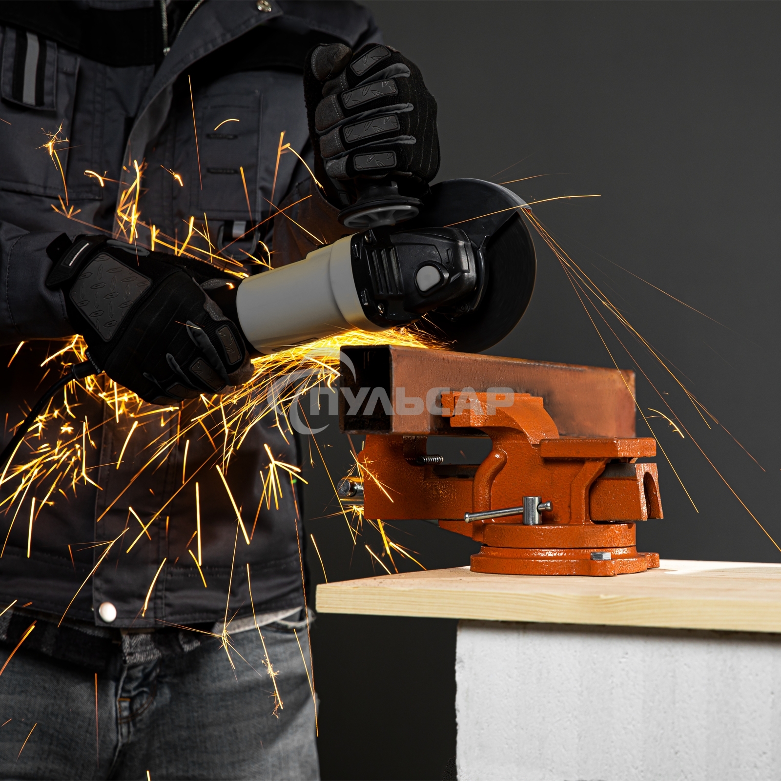 Тиски SPARTA 186255слесарные 125мм поворотные с наковальней