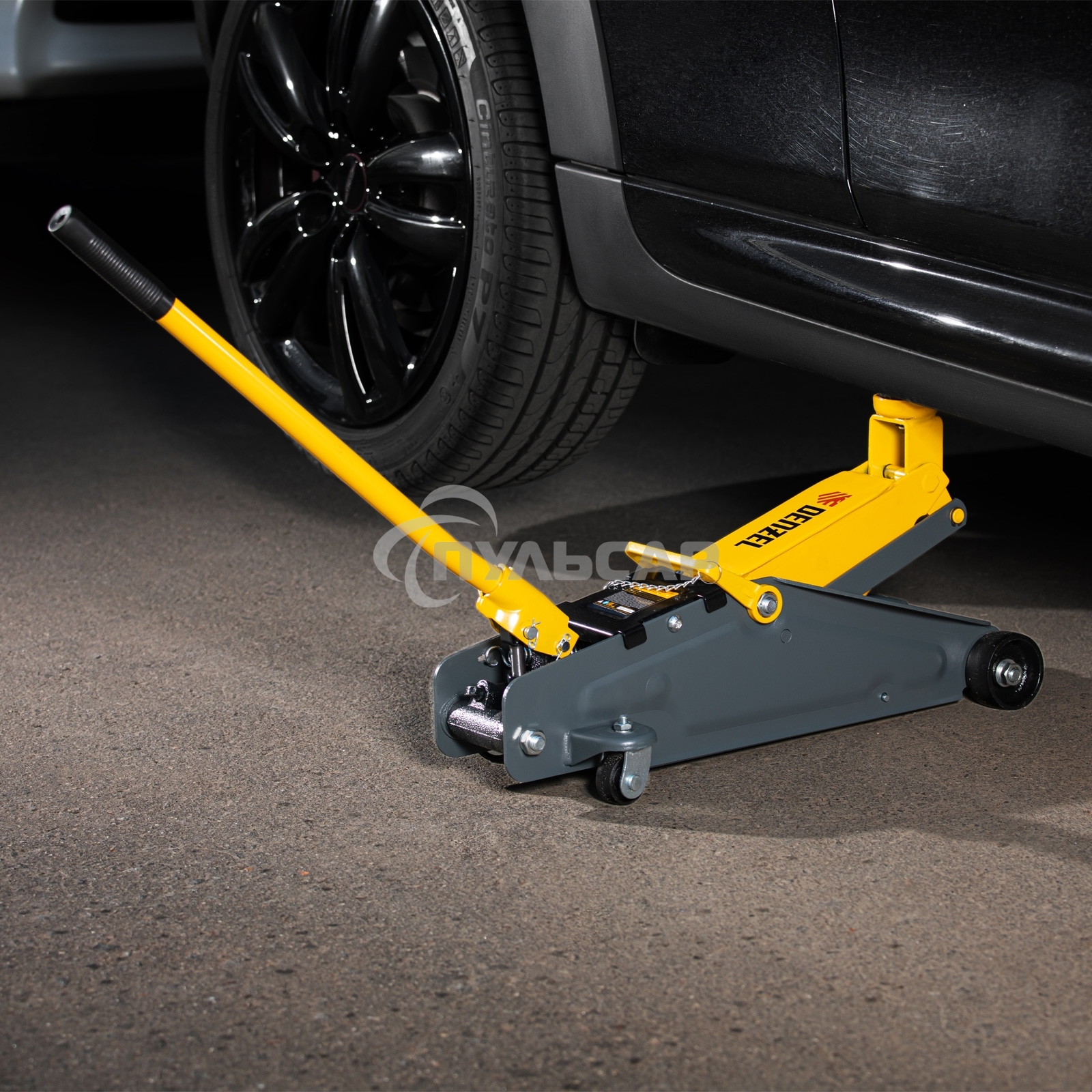 Домкрат гидравлический подкатной с фиксатором Denzel 2,8 т, 135-385 мм, в кейсе 51156