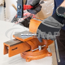 Тиски SPARTA 186275 слесарные 150мм поворотные с наковальней