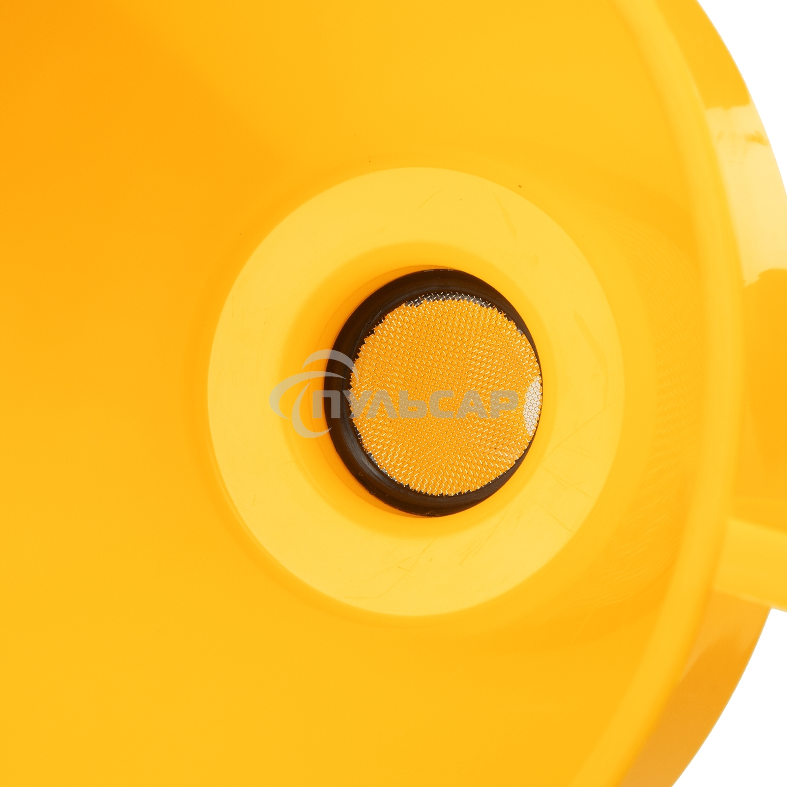 Воронка пластиковая Denzel 160 мм с металлическим ситом и гибким наконечником