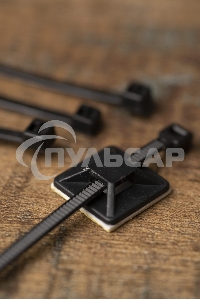 Площадка EKF plc-20x20-b самоклеящаяся (20х20мм.) черная (100шт.) EKF