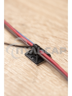 Площадка EKF plc-20x20-b самоклеящаяся (20х20мм.) черная (100шт.) EKF