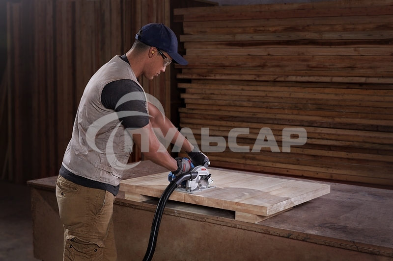 Пилы электрические сабельные, ленточные, Лобзики Bosch GKS 600 06016A9020 Пила дисковая 1200 Вт, 5200 об/мин, 165х20мм мм, 3.6 кг