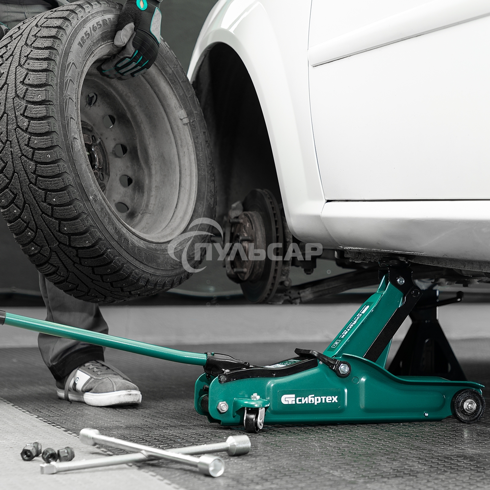 Домкрат гидравлический подкатной Сибртех 2 т, 85-330 мм, низкий подхват