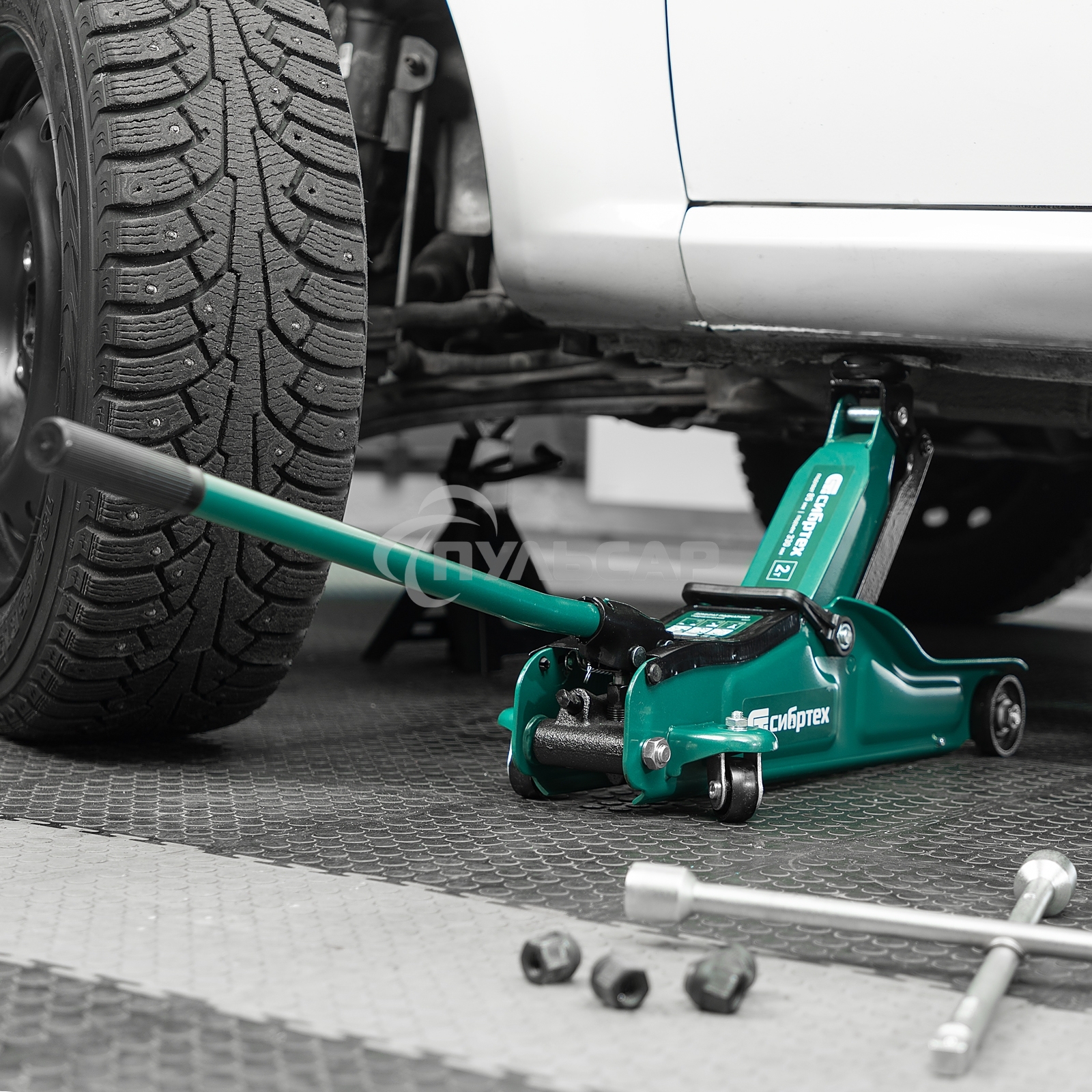 Домкрат гидравлический подкатной Сибртех 2 т, 85-330 мм, низкий подхват