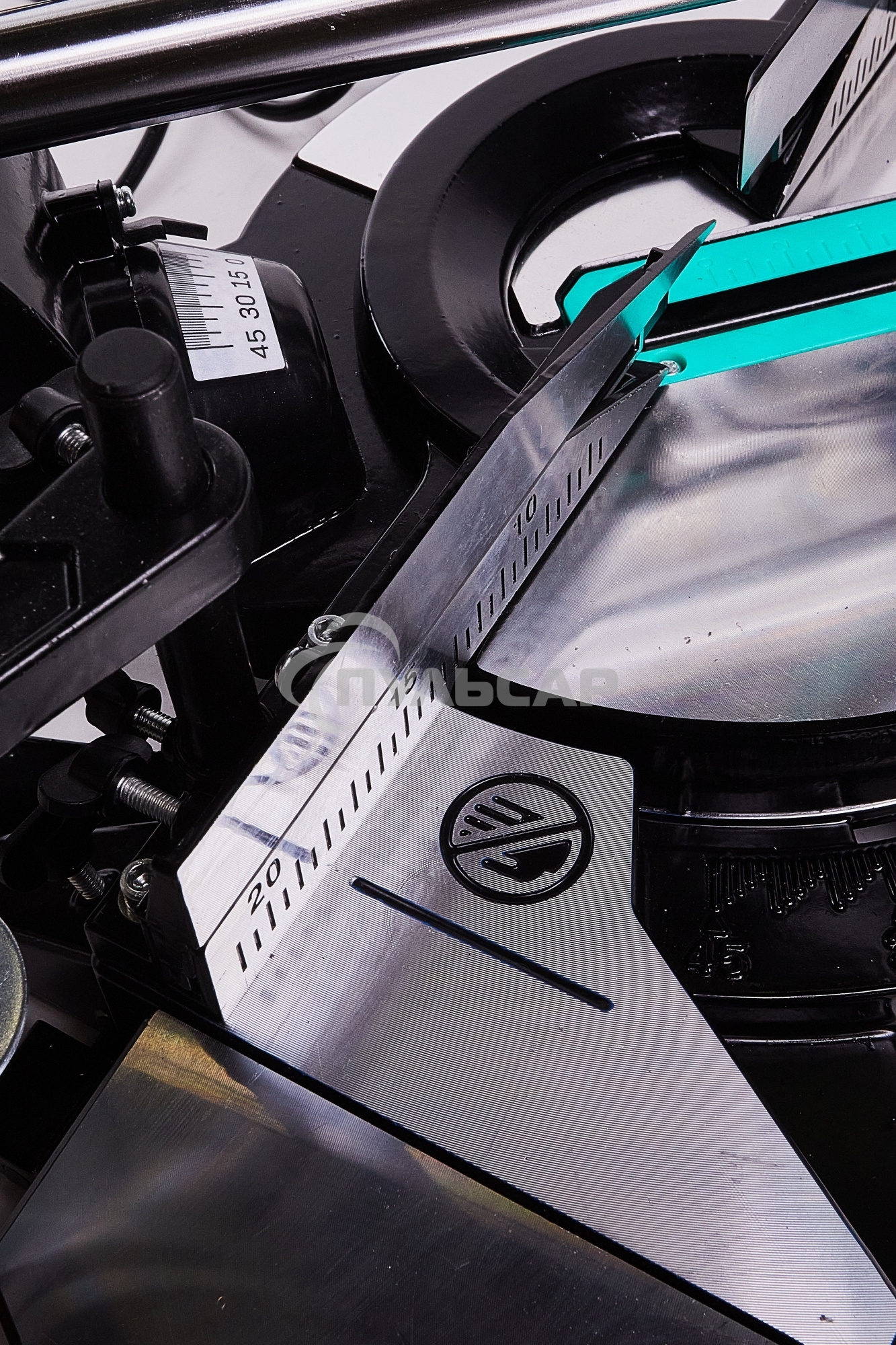 Пила торцовочная Sturm! MS5525WM, 2300 Вт, диск 255 мм, 3200/4500 об/мин, РЕЗКА МЕТАЛЛА, протяг