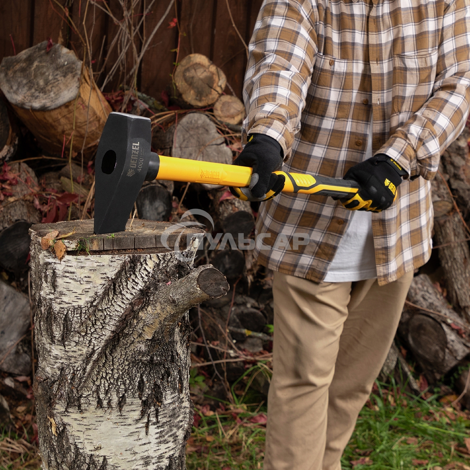 Колун-кувалда 4000 г, кованая, фибергласовая рукоятка c TPR покрытием, 880 мм Denzel