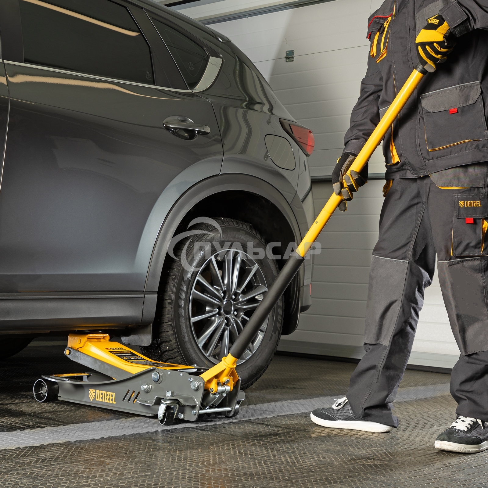 Домкрат гидравлический подкатной Denzel 3,8 т, 110-580 мм, быстрый подъем, низкий подхват, проф. 51251