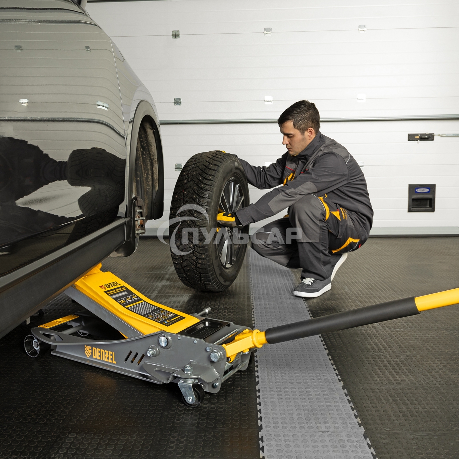 Домкрат гидравлический подкатной Denzel 3,8 т, 110-580 мм, быстрый подъем, низкий подхват, проф. 51251