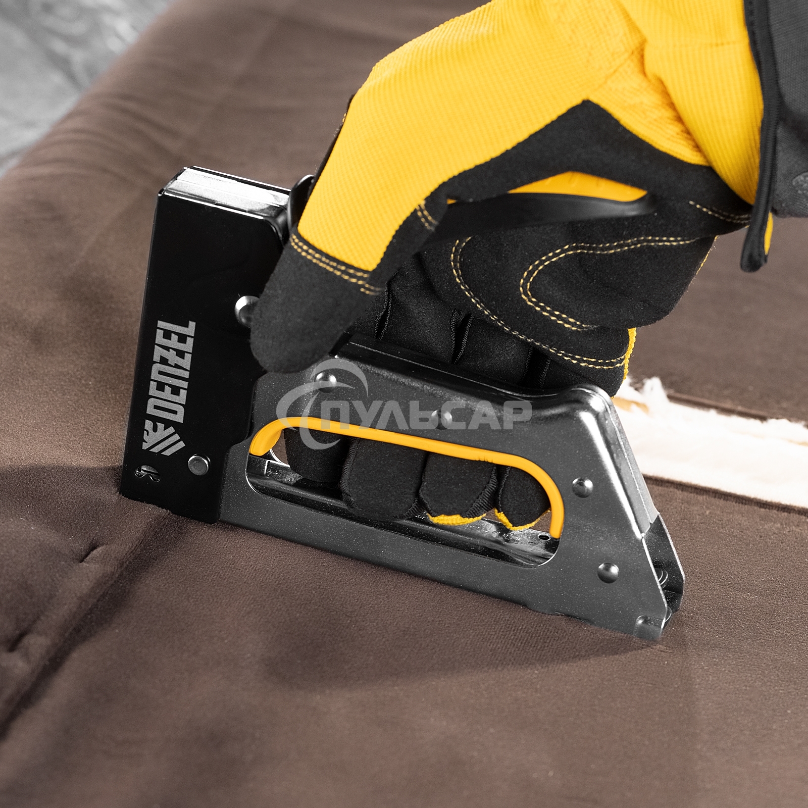 Степлер металлический, скобы в комплекте, 2К рукоятка, тип 53, 6-10 мм Denzel