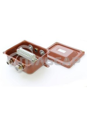 Коробка КЗНС-08 УХЛ1.5 IP65 с латунными сальниками ЗЭТА zeta30314
