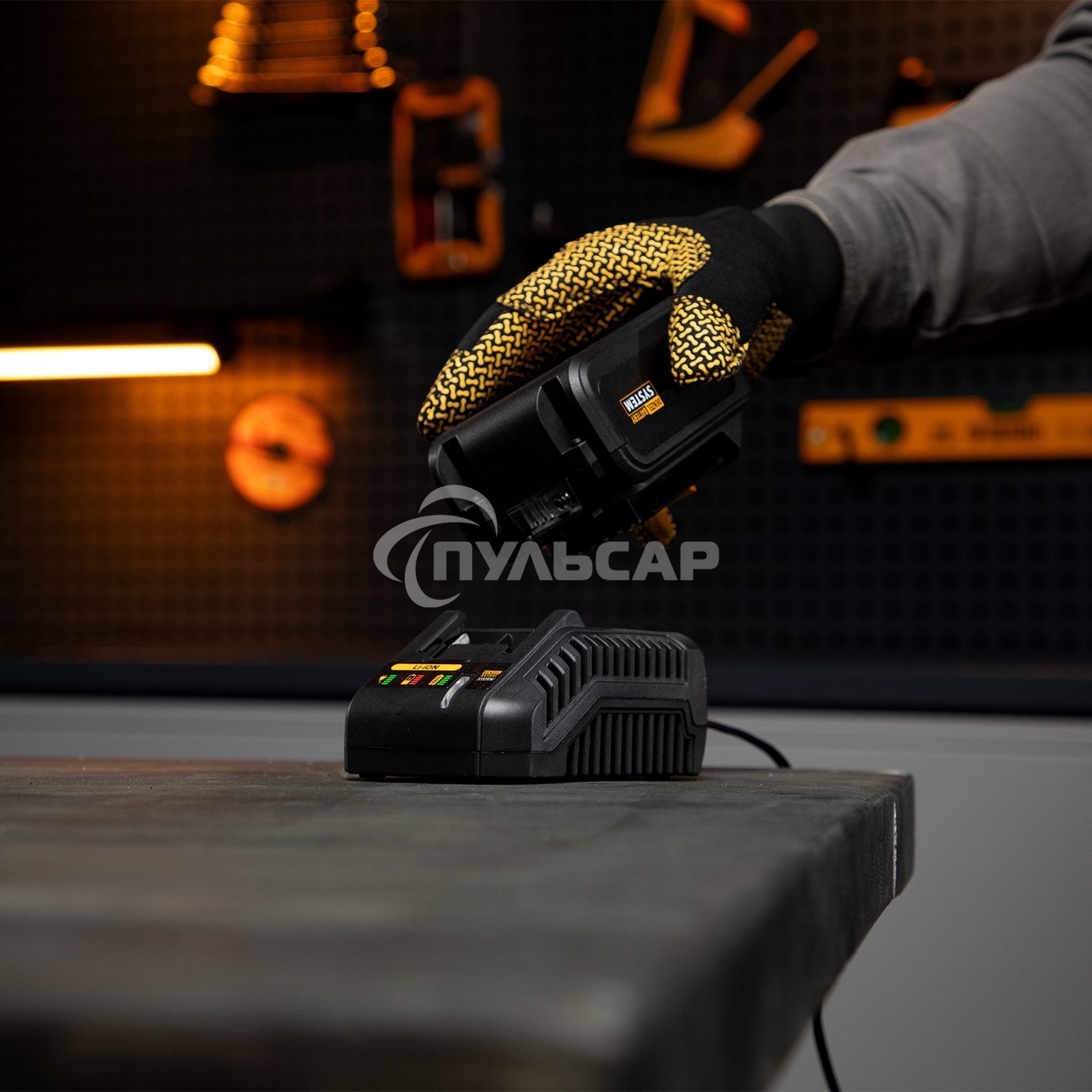 Устройство зарядное для аккумуляторов IBC-18-2.3, Li-Ion, 18 В, 2,3 А Denzel