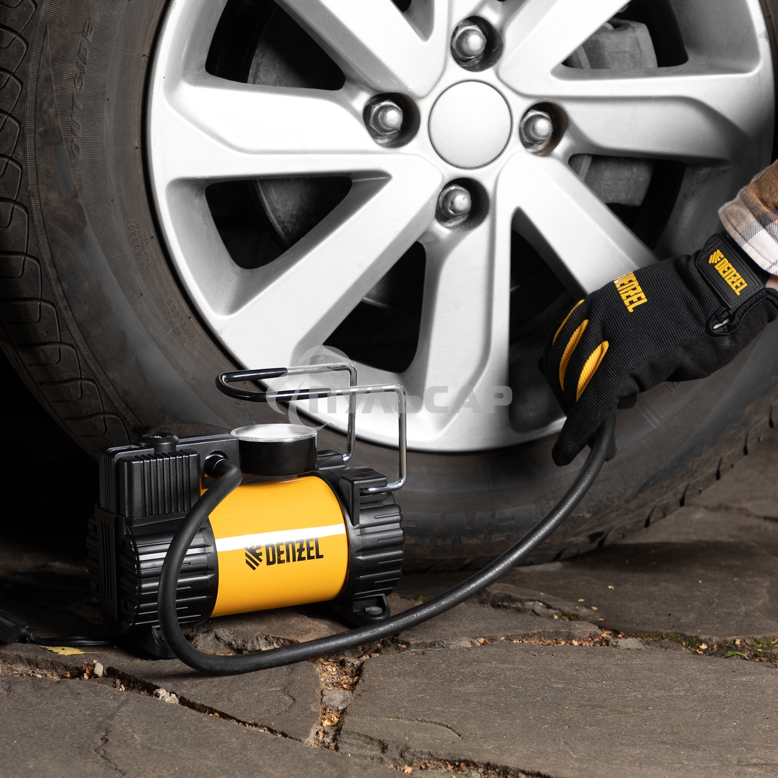 Компрессор автомобильный Denzel AC-37, 12 В, 7 атм 37 л/мин, 58055