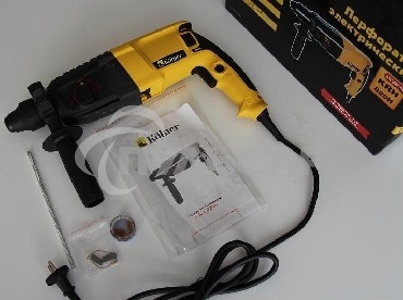 Перфоратор KOLNER KRH 820H (820 Вт, SDS+, 2,5Дж,1150 об/мин, 3 режима, макс.диам.сверл(бетон) 26мм, ПВХ кабель 2м.)